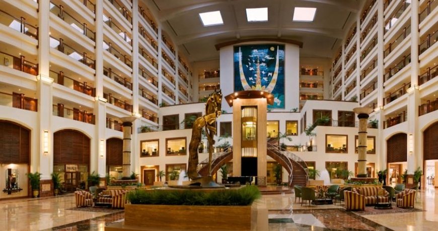 لابی هتل لالیت بمبئی