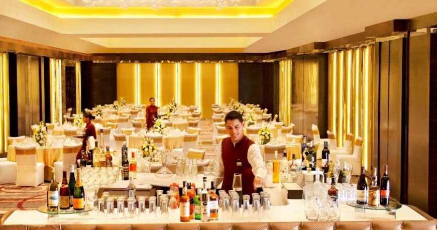 رستوران هتل رادیسون بلو دهلی