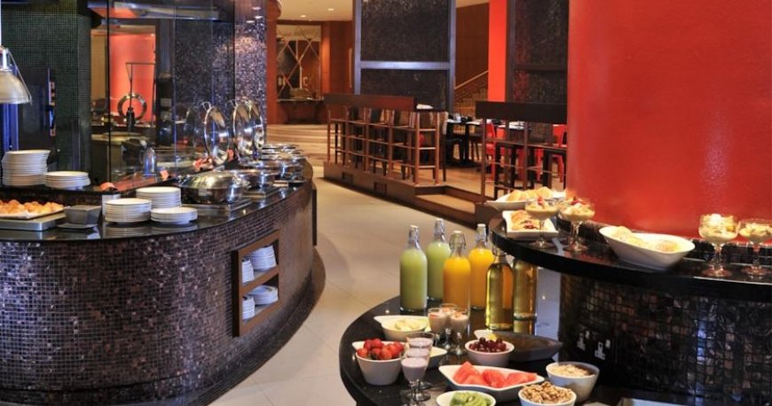 رستوران هتل رنسانس کوالالامپور