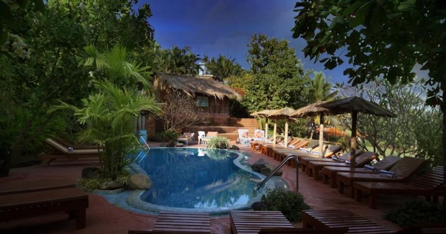 استخر هتل پراید سان ویلیج گوا