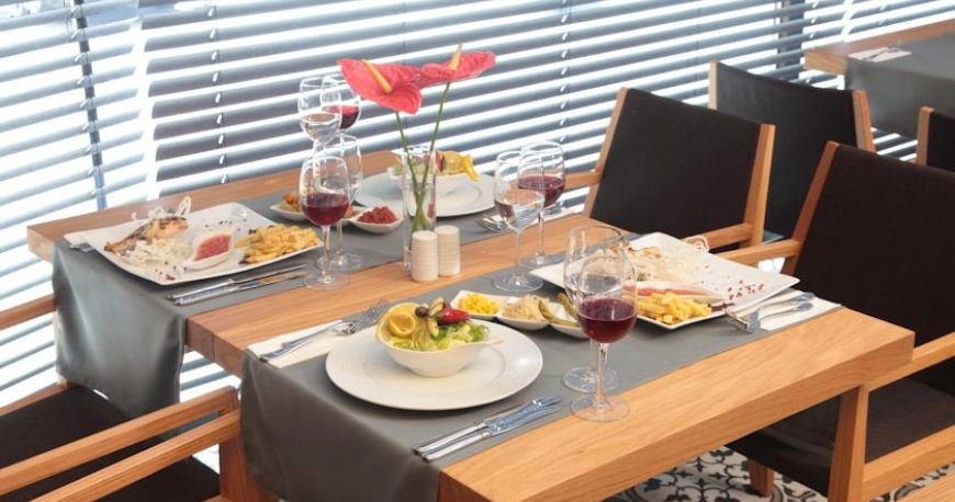 رستوران هتل دورا