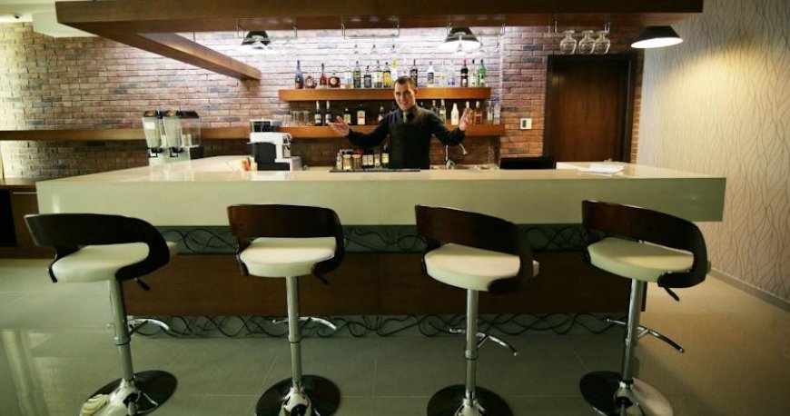 رستوران هتل دلابائوری