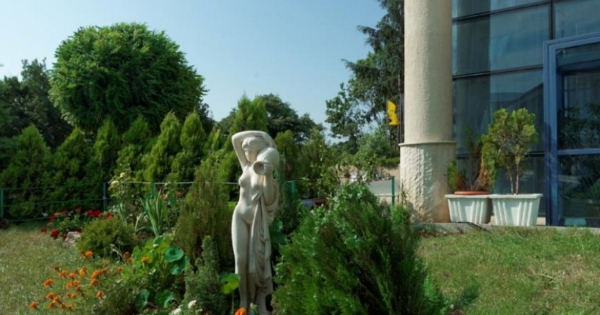 فضای سبز هتل النا بلغارستان