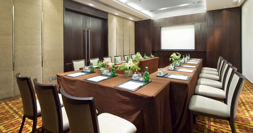 هتل هالیدی این مومبای اینترکانتیننتال ایرپورت بمبئی هتل هالیدی این مومبای اینترکانتیننتال ایرپورت بمبئی