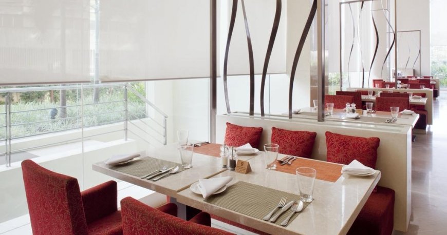 رستوران هتل هالیدی این مومبای اینترکانتیننتال ایرپورت بمبئی رستوران هتل هالیدی این مومبای اینترکانتیننتال ایرپورت بمبئی