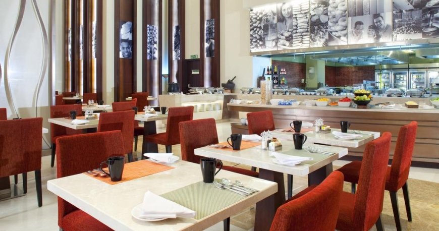 رستوران هتل هالیدی این مومبای اینترکانتیننتال ایرپورت بمبئی رستوران هتل هالیدی این مومبای اینترکانتیننتال ایرپورت بمبئی