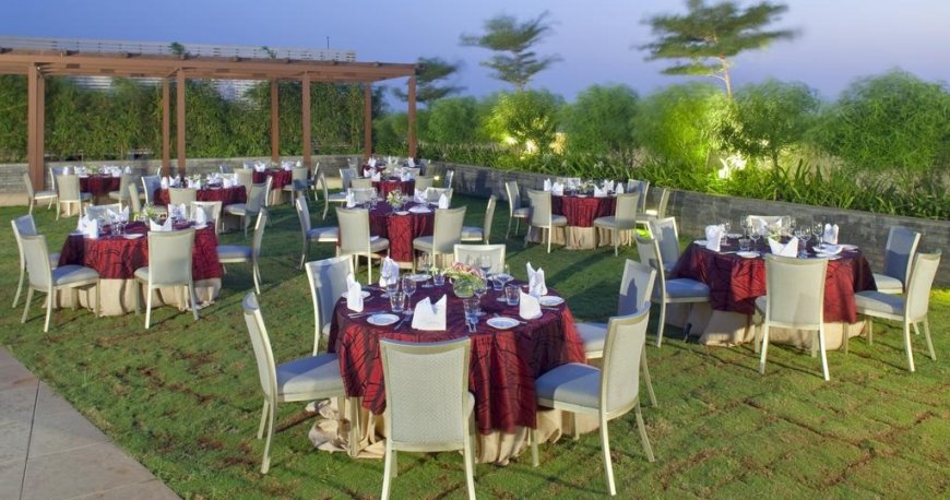 رستوران هتل هالیدی این مومبای اینترکانتیننتال ایرپورت بمبئی رستوران هتل هالیدی این مومبای اینترکانتیننتال ایرپورت بمبئی