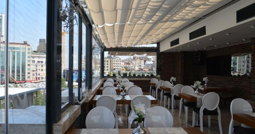 رستوران هتل تکسیم لایف