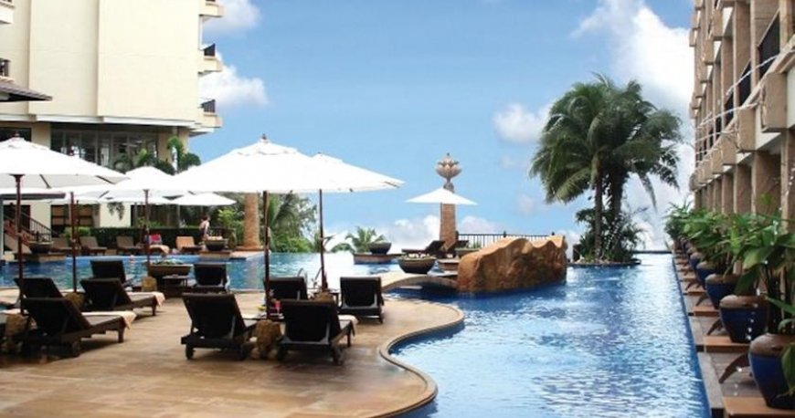 استخر هتل گاردن کلیف پاتایا