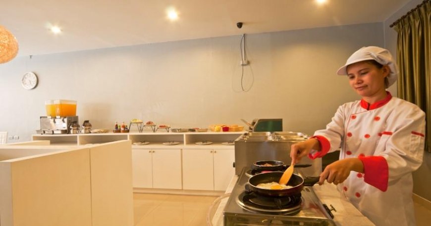 رستوران هتل پی جی پاتونگ ریزورت پوکت تایلند