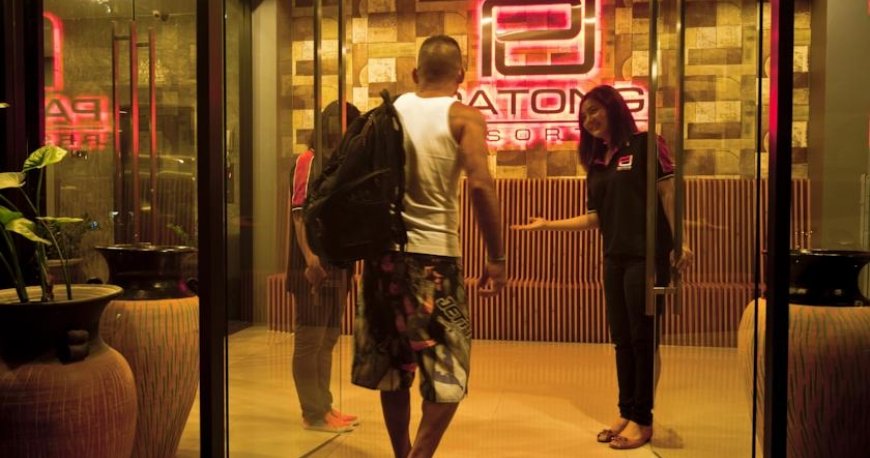 لابی هتل پی جی پاتونگ ریزورت پوکت تایلند