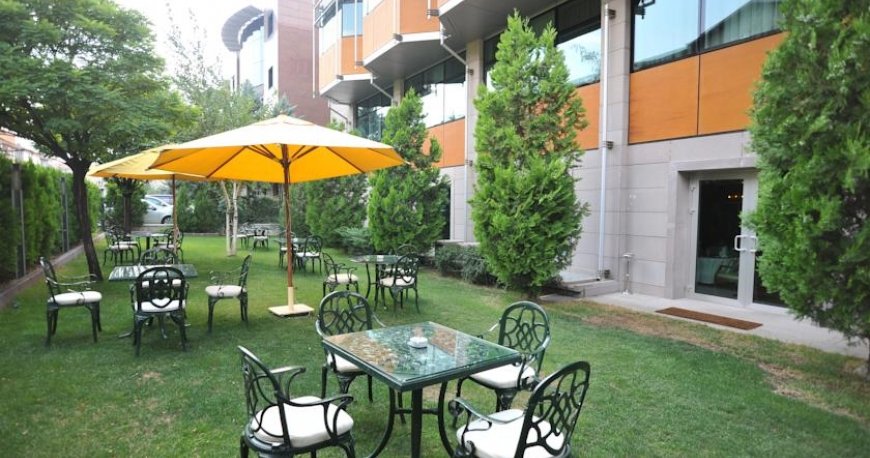 رستوران هتل میدی