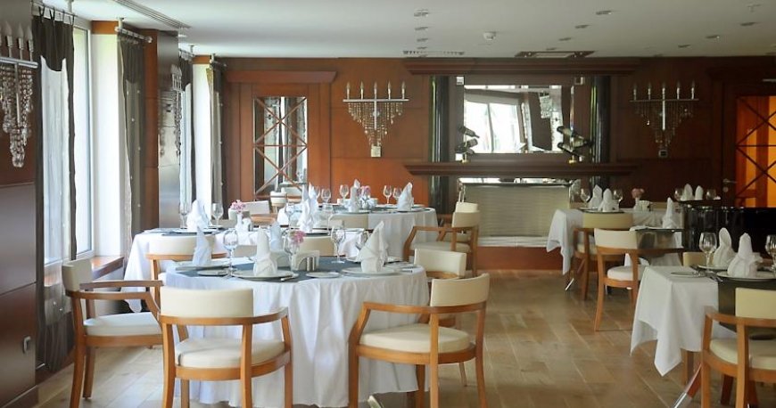 رستوران هتل میدی