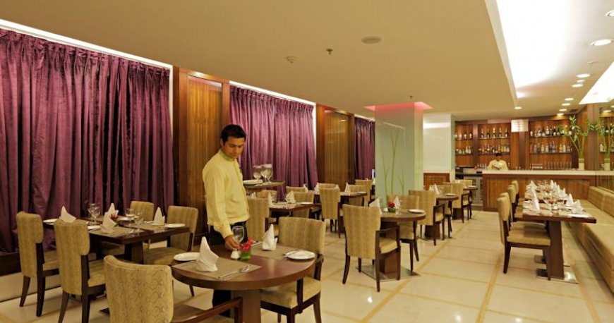 رستوران هتل کانتری این ساکت دهلی رستوران هتل کانتری این ساکت دهلی