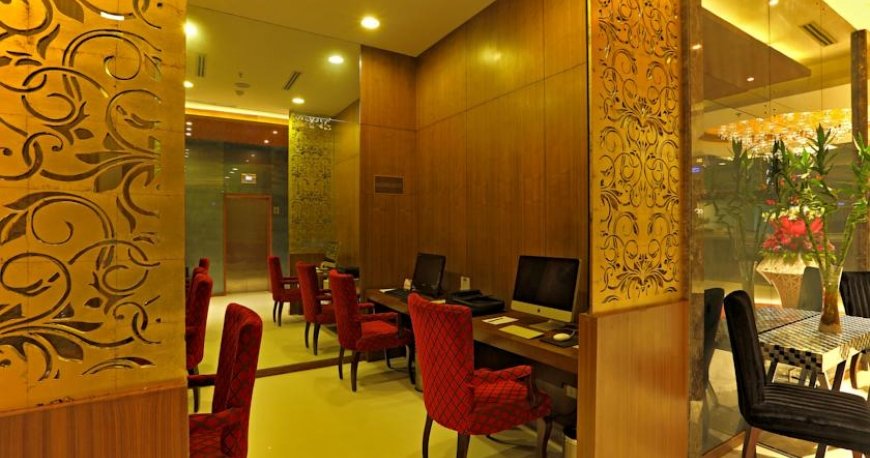 لابی هتل کانتری این ساکت دهلی لابی هتل کانتری این ساکت دهلی