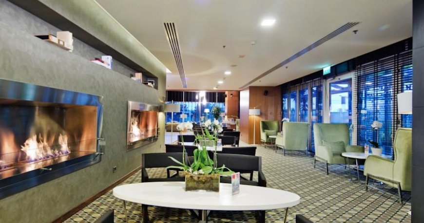 لابی هتل دبل تری هیلتون استانبول