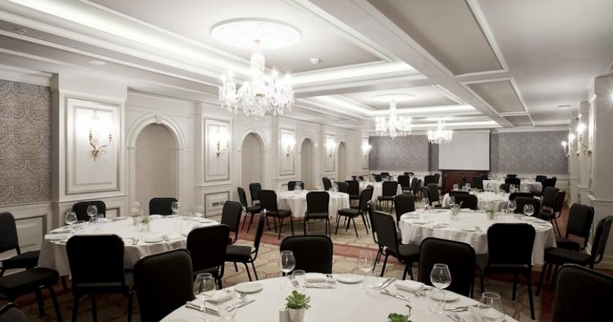 رستوران هتل ریکسوس پرا