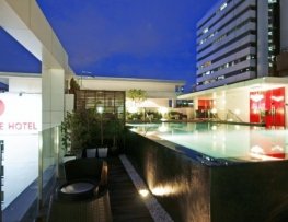 هتل آی رزیدنس سیلوم هتل آی رزیدنس سیلوم