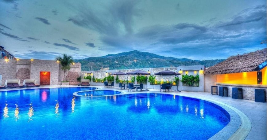 استخر هتل پاتونگ هریتیج پوکت