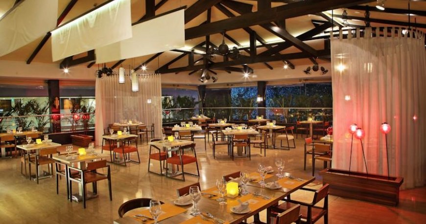 سالن کنفرانس هتل نووتل گوا هند سالن کنفرانس هتل نووتل گوا هند