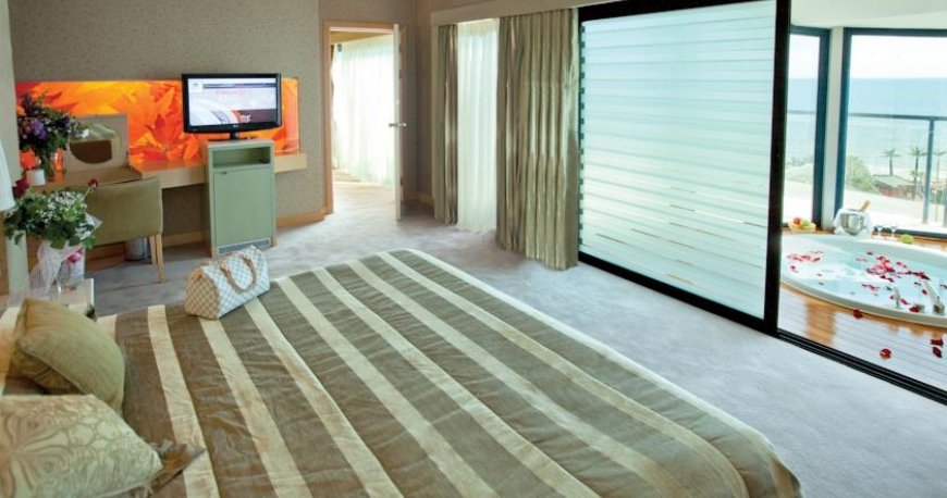 اتاق هتل کرنلیا دلوکس آنتالیا ترکیه 