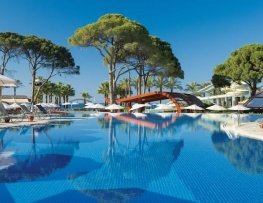 هتل کورنلیا دلوکس