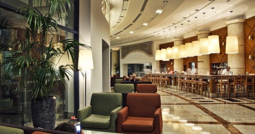 لابی هتل کرنلیا دلوکس آنتالیا ترکیه 