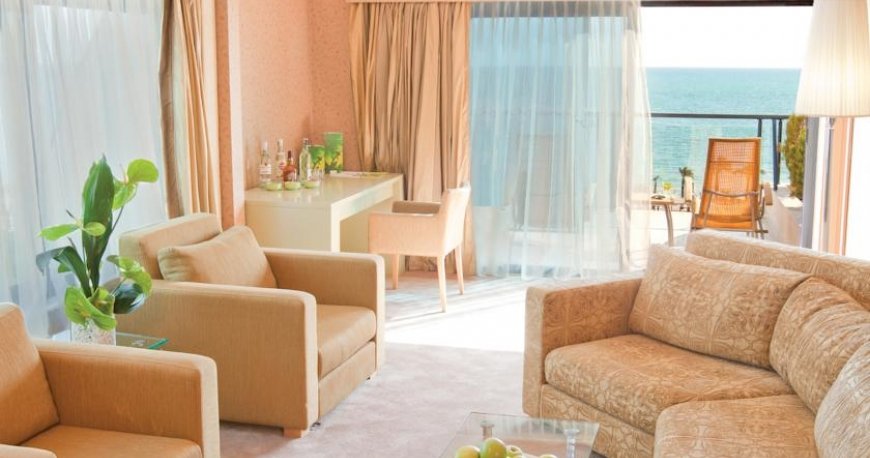 اتاق هتل کرنلیا دلوکس آنتالیا ترکیه 