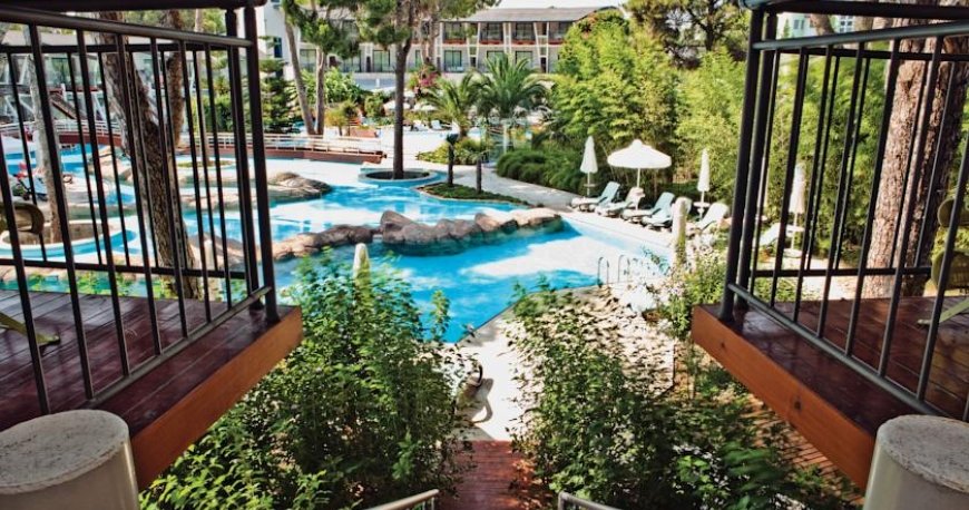 هتل کرنلیا دلوکس آنتالیا ترکیه 