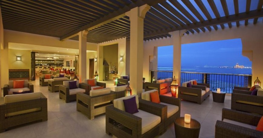 رستوران هتل دابل تری بای هیلتون مرجان