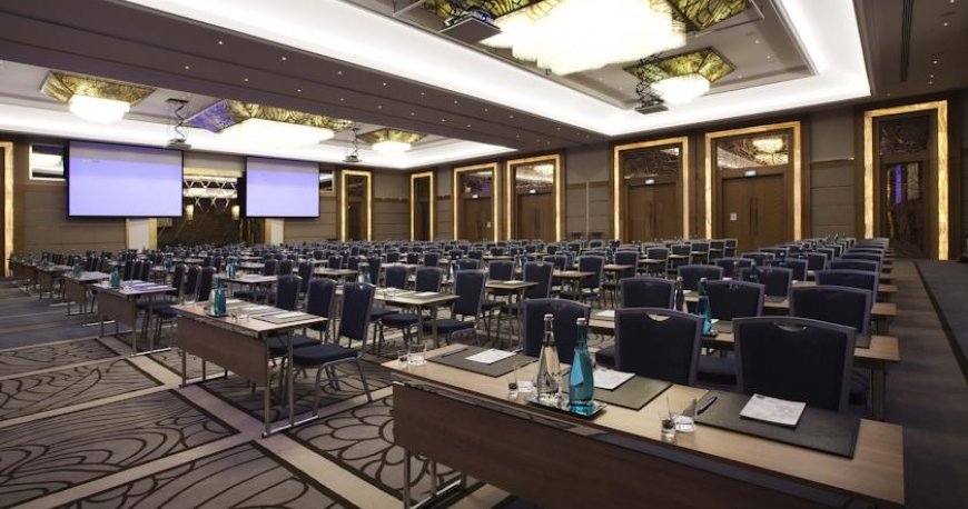 سالن کنفرانس هتل رادیسون بلو استانبول