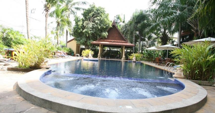 استخر هتل نوا پارک پاتایا