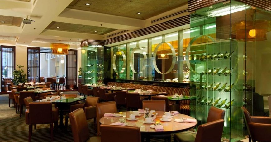 رستوران هتل اکواتوریال هوشی مین