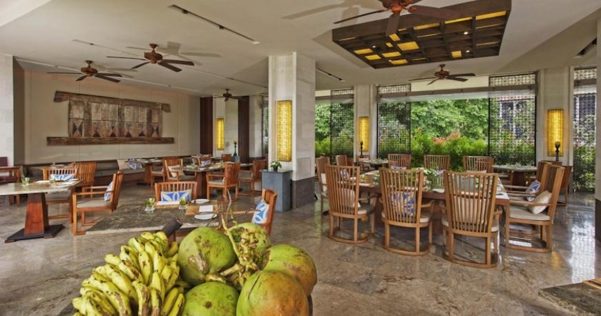 رستوران هتل فیرمونت سانور بالی