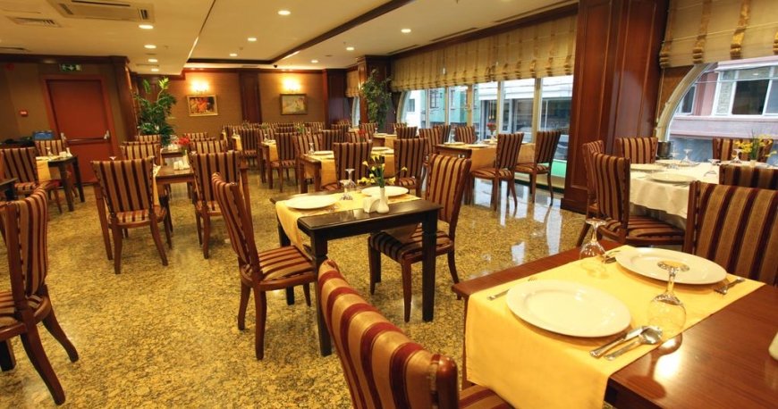 رستوران هتل گلدن پارک تکسیم بسفر