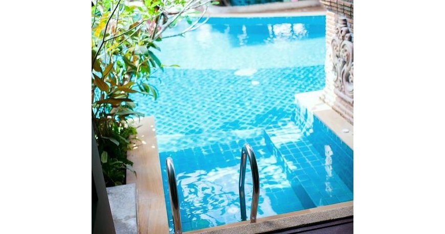 استخر هتل شانایا بیچ ریزورت اند اسپا پوکت