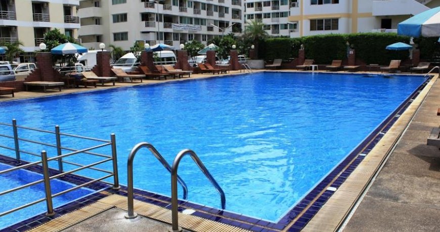 استخر هتل سیوالای سیتی پلیس