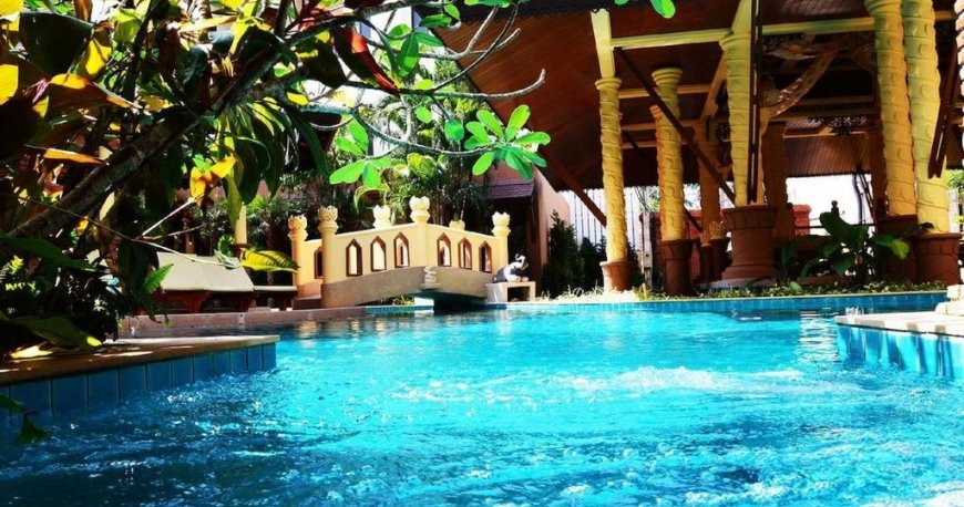 استخر هتل شانایا بیچ ریزورت اند اسپا پوکت