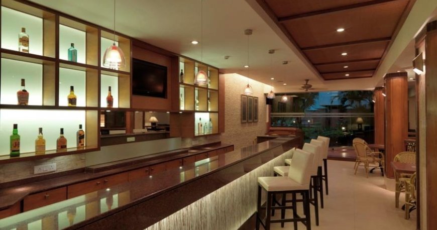 رستوران هتل دابل تری بای هیلتون