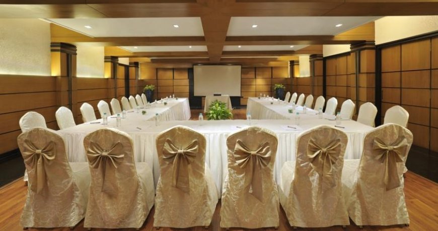 رستوران هتل دابل تری بای هیلتون