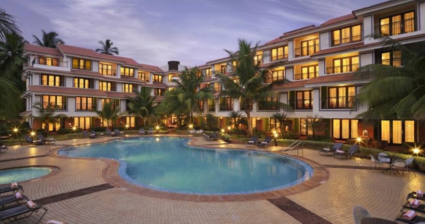 استخر هتل دابل تری بای هیلتون