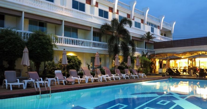 استخر هتل ویندمیل پاتایا