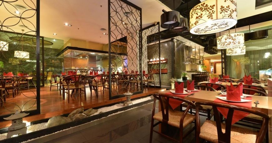 رستوران هتل اکواتوریال هوشی مین