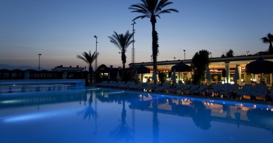 استخر هتل کلاب سرا آنتالیا