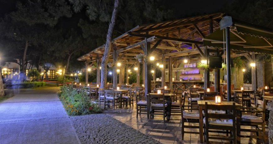 رستوران هتل گرند یازیکی کلاب تربان رستوران هتل گرند یازیکی کلاب تربان