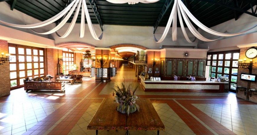 رستوران هتل گرند یازیکی کلاب تربان رستوران هتل گرند یازیکی کلاب تربان