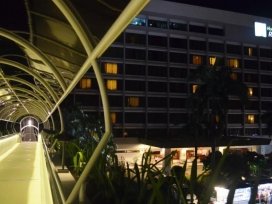 هتل هالیدی این