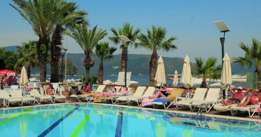 اسخر هتل ستیا بیچ ریزورت