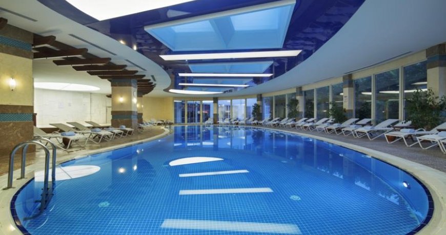 استخر هتل لیبرتی لارا آنتالیا استخر هتل لیبرتی لارا آنتالیا