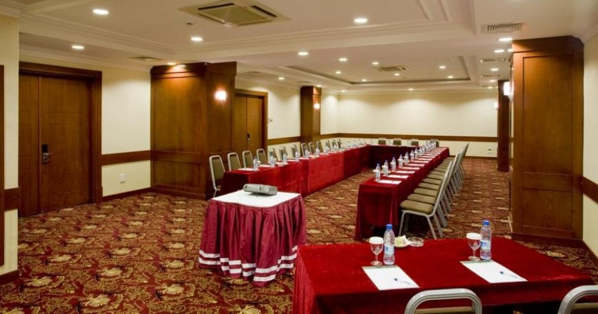 رستوران هتل گرین پارک تکسیم